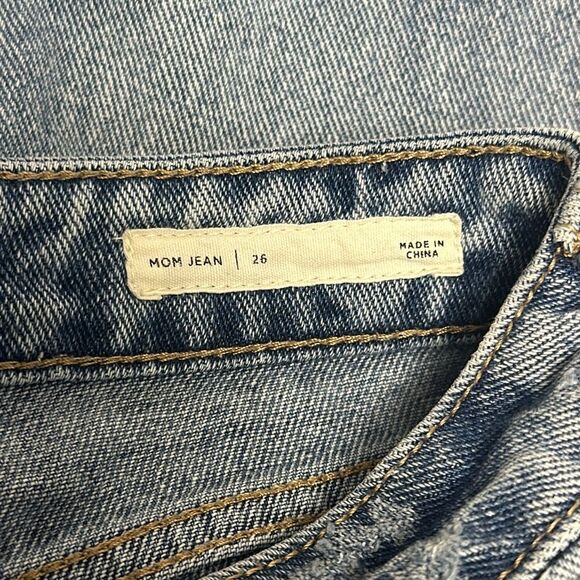 Pacsun Jeans Women Mom Jeans size 26 Bottom Up Distressed, Light Wash Denim - Picture 4 of 10
